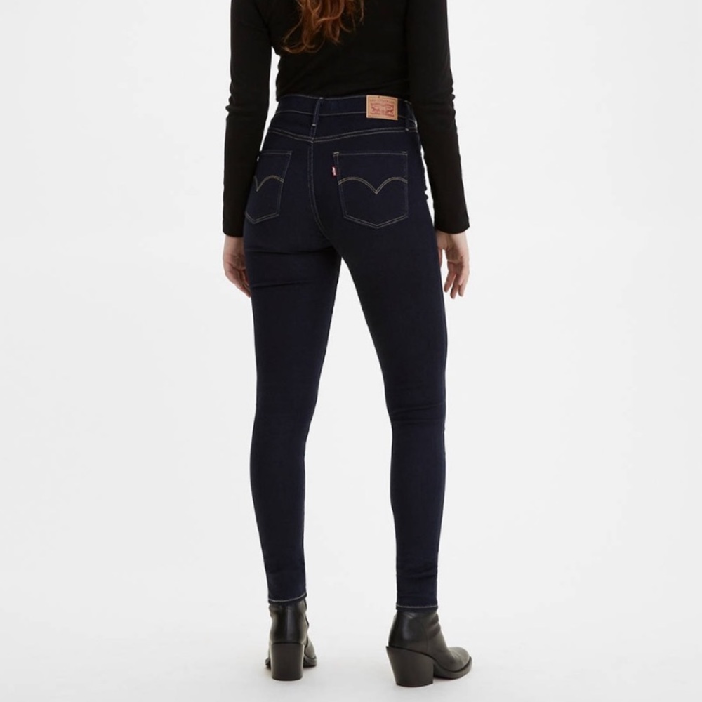 Levi’s Women’s High Rise Skinny - Dark Blue
